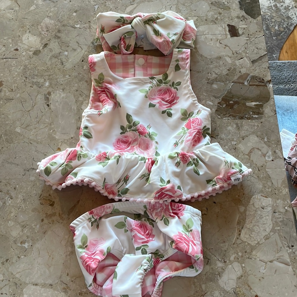 MUD PIE REVERSIBLE 2 PIECE Swim Suit with matching HEADBAND